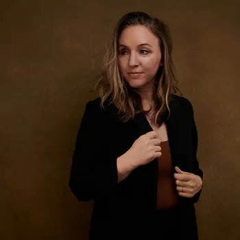 Lindsay Brown picture