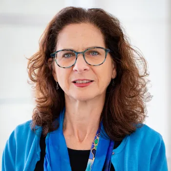 Ruth Lynfield picture