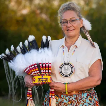 Okimaw Iskwew Shelley A. Bear