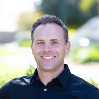 Andrew Kahn picture